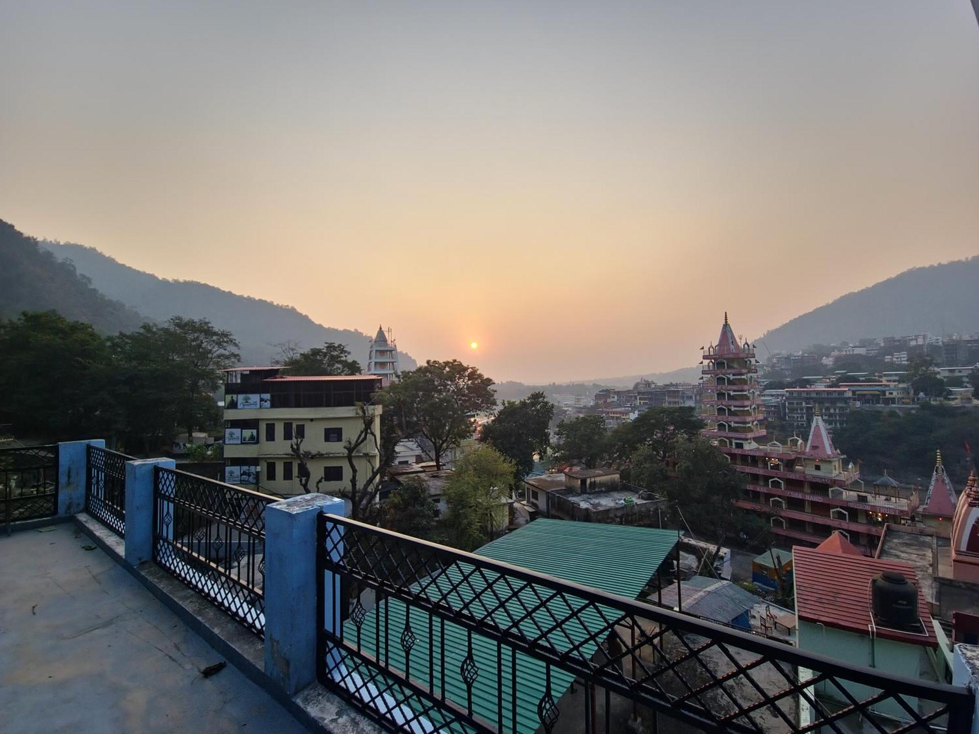 Karwaan Homestay ริชิเคช ภายนอก รูปภาพ